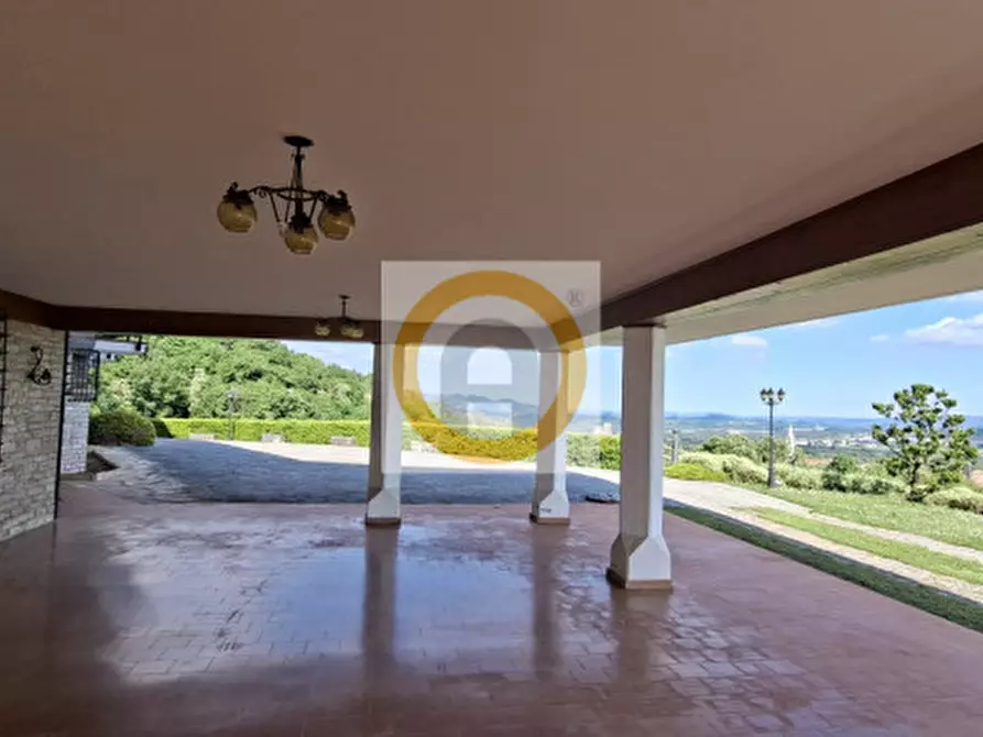 Immagine 35 di Villa in vendita  a Pederobba