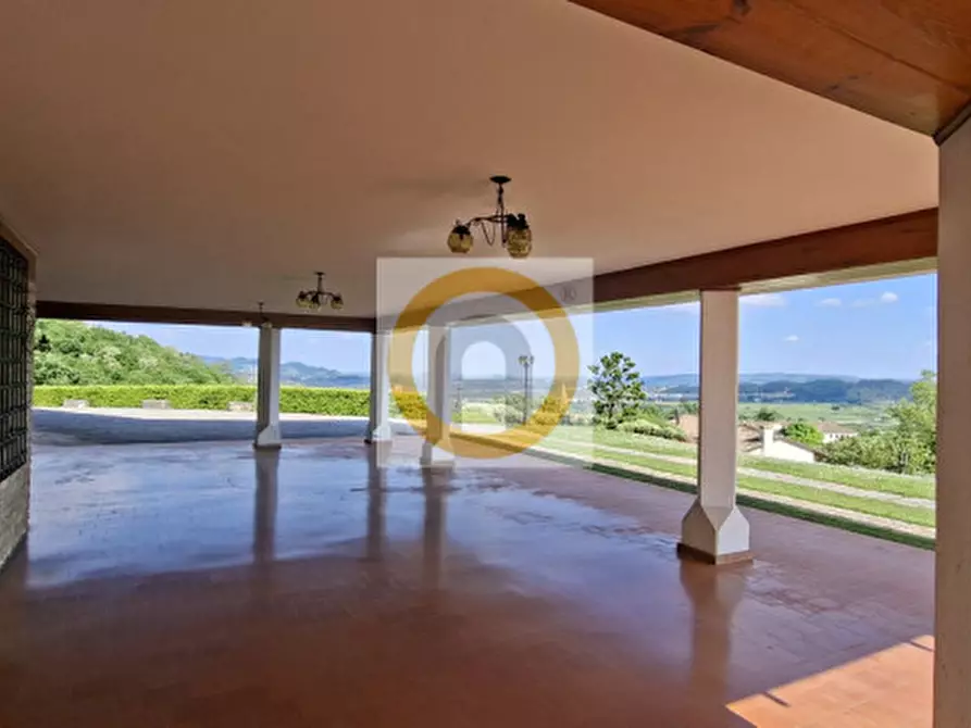 Immagine 37 di Villa in vendita  a Pederobba