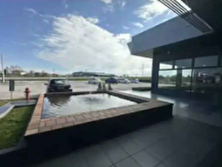 Immagine 3 di Attività commerciale in vendita  in Viale Treviso, 7 a Portogruaro