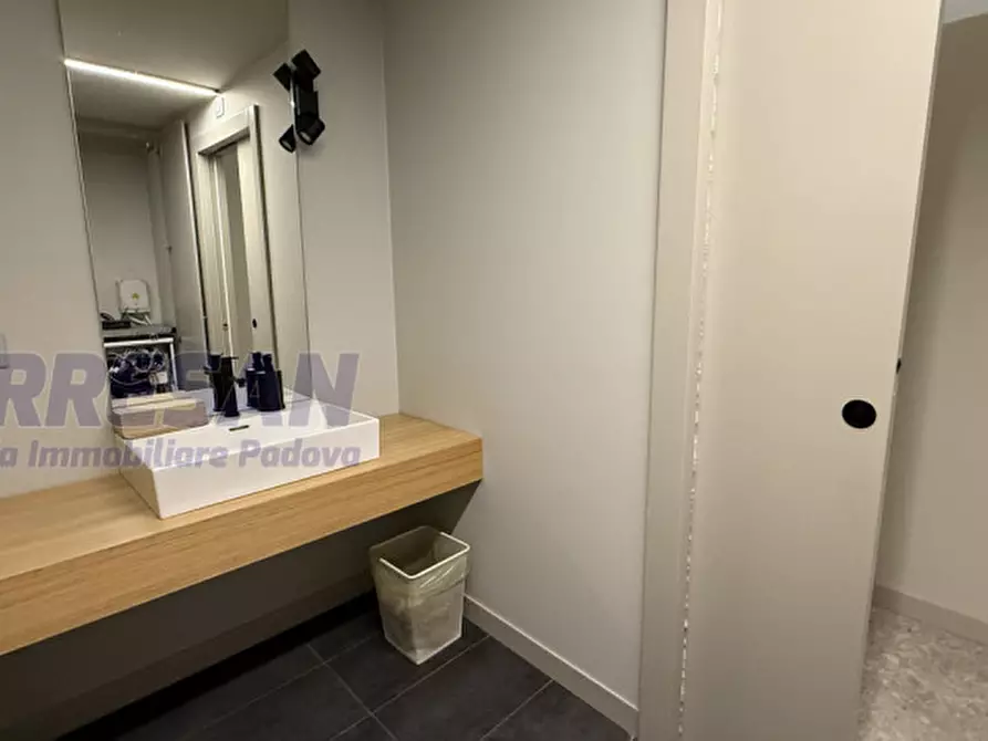 Immagine 16 di Ufficio in affitto  in Via Niccolò Tommaseo a Padova