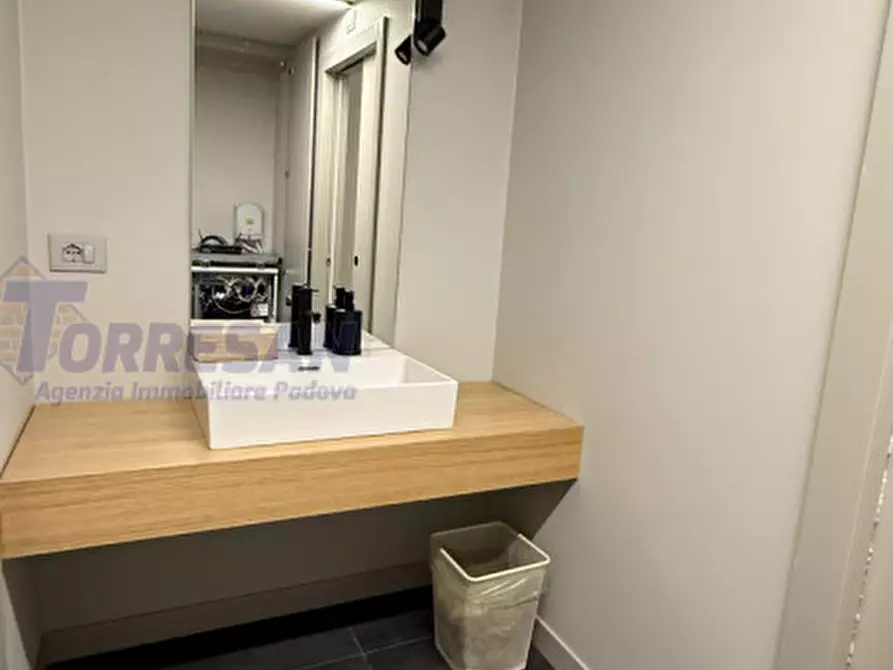 Immagine 17 di Ufficio in affitto  in Via Niccolò Tommaseo a Padova
