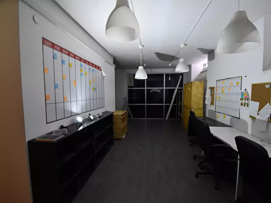 Immagine 3 di Laboratorio in affitto  in Via Cino da Pistoia a Roma