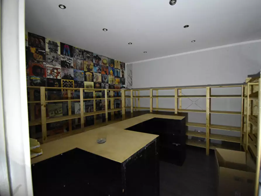 Immagine 7 di Laboratorio in affitto  in Via Cino da Pistoia a Roma