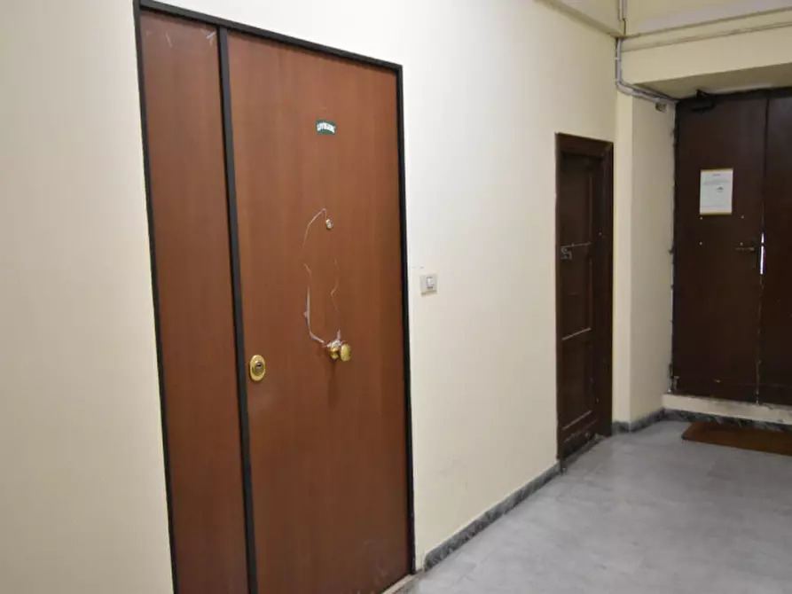 Immagine 13 di Laboratorio in affitto  in Via Cino da Pistoia a Roma