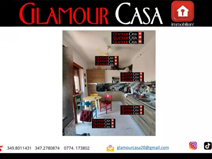 Immagine 4 di Appartamento in vendita  in Vicolo Clementi a Roma