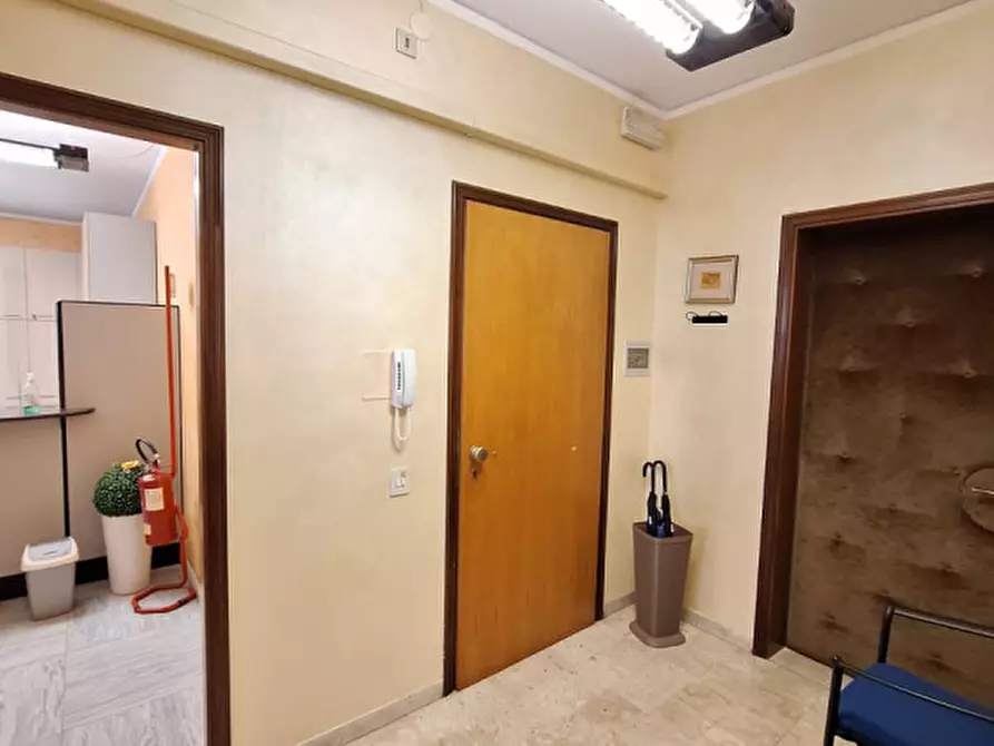 Immagine 1 di Ufficio in vendita  in Via Celio a Rovigo