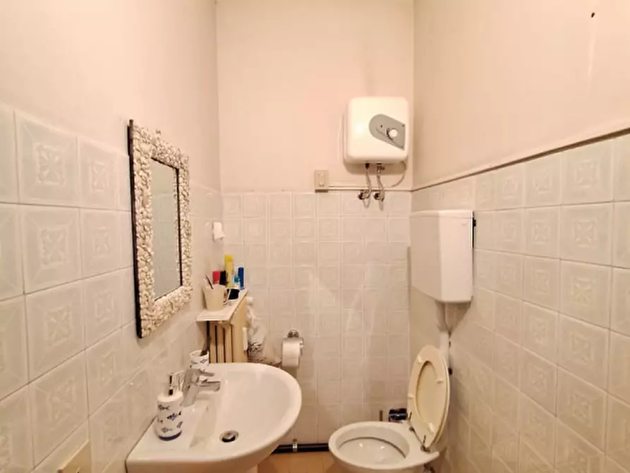 Immagine 10 di Ufficio in vendita  in Via Celio a Rovigo