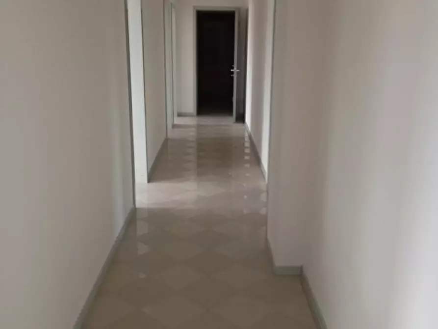 Immagine 5 di Ufficio in affitto  in Via Vincenzo Brunacci a Venezia