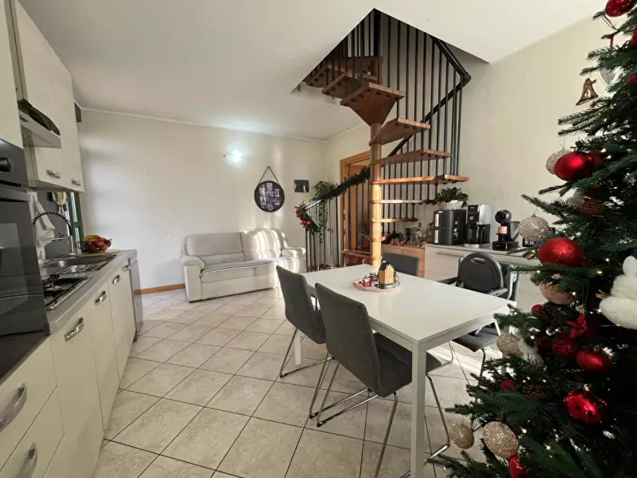 Immagine 3 di Appartamento in vendita  in Via Cortivi a Sona