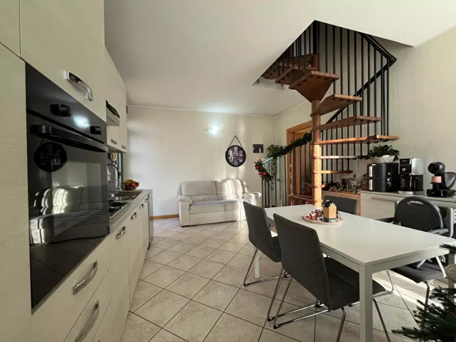 Immagine 4 di Appartamento in vendita  in Via Cortivi a Sona