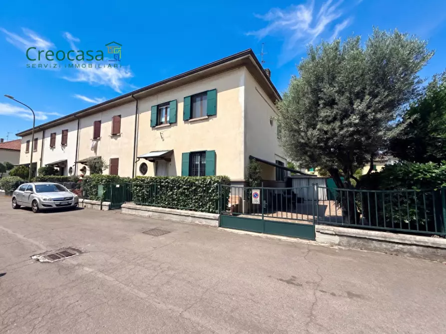 Immagine 3 di Villa in vendita  a Dalmine