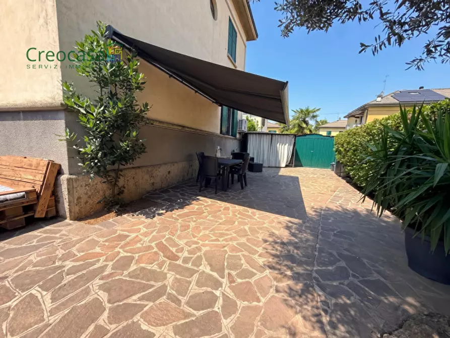 Immagine 17 di Villa in vendita  a Dalmine