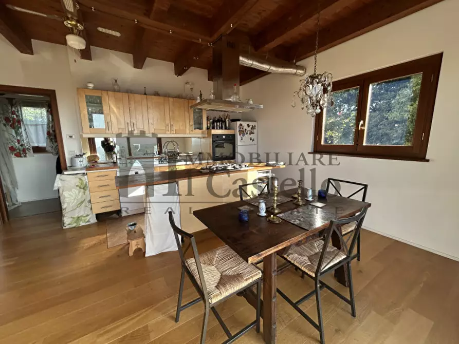 Immagine 2 di Casa indipendente in vendita  in gioiella a Castiglione Del Lago