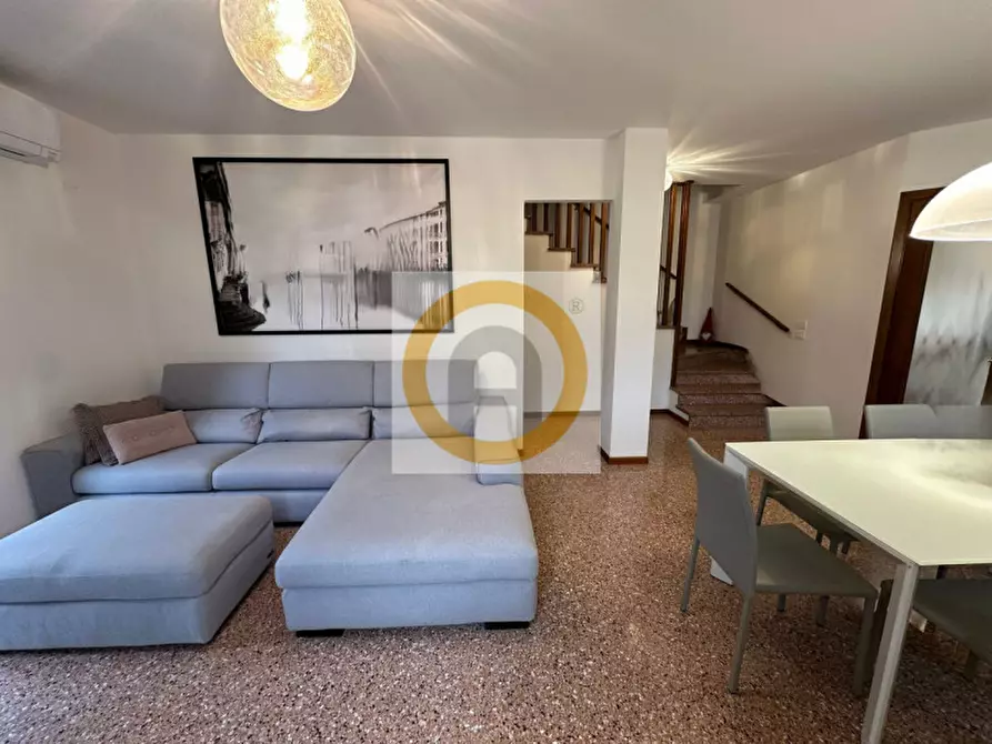 Immagine 4 di Casa bifamiliare in vendita  a Bassano Del Grappa