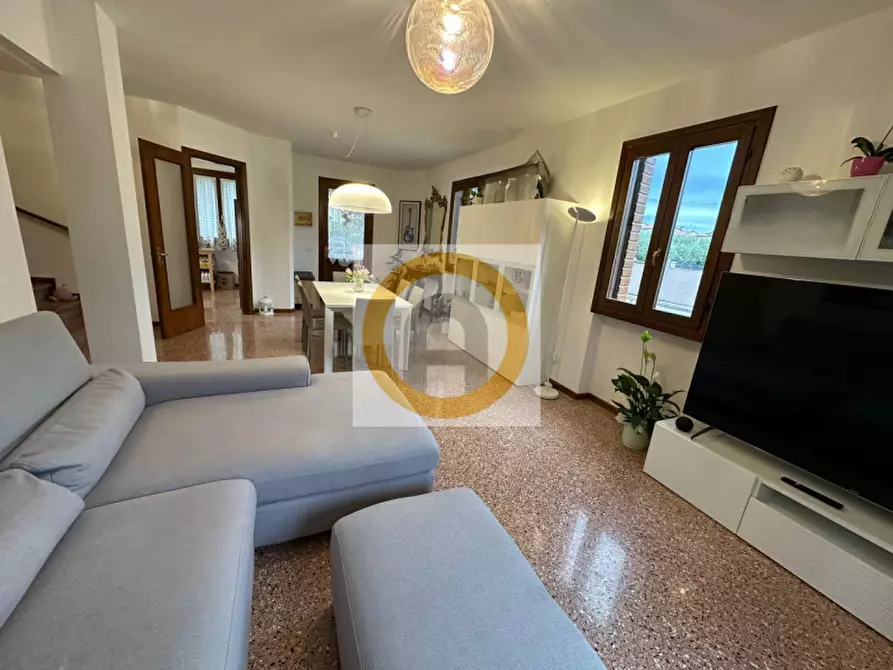 Immagine 5 di Casa bifamiliare in vendita  a Bassano Del Grappa