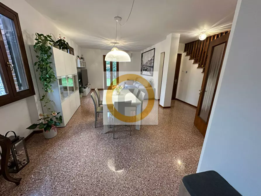 Immagine 7 di Casa bifamiliare in vendita  a Bassano Del Grappa