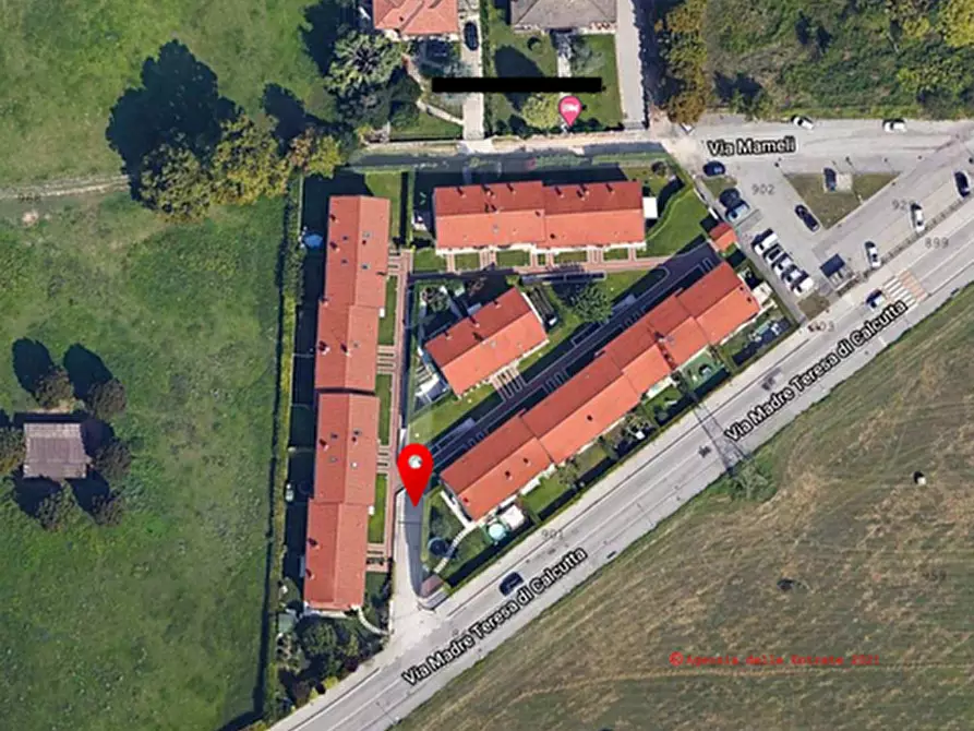 Immagine 1 di Garage in vendita  in Via goffredo mameli 19 a Castelnuovo Del Garda