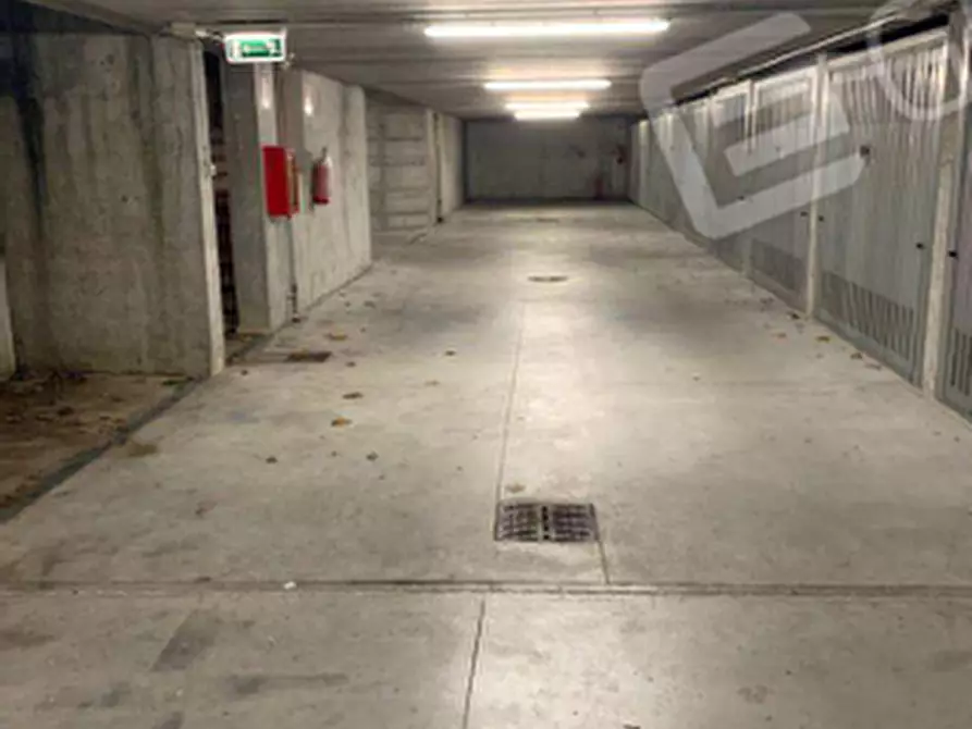 Immagine 3 di Garage in vendita  in Via goffredo mameli 19 a Castelnuovo Del Garda