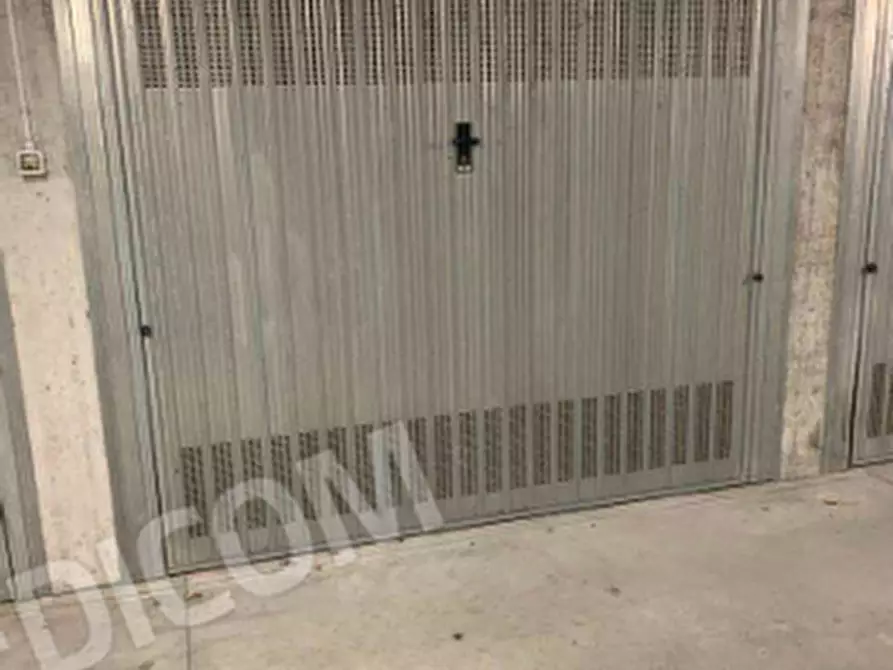 Immagine 5 di Garage in vendita  in Via goffredo mameli 19 a Castelnuovo Del Garda