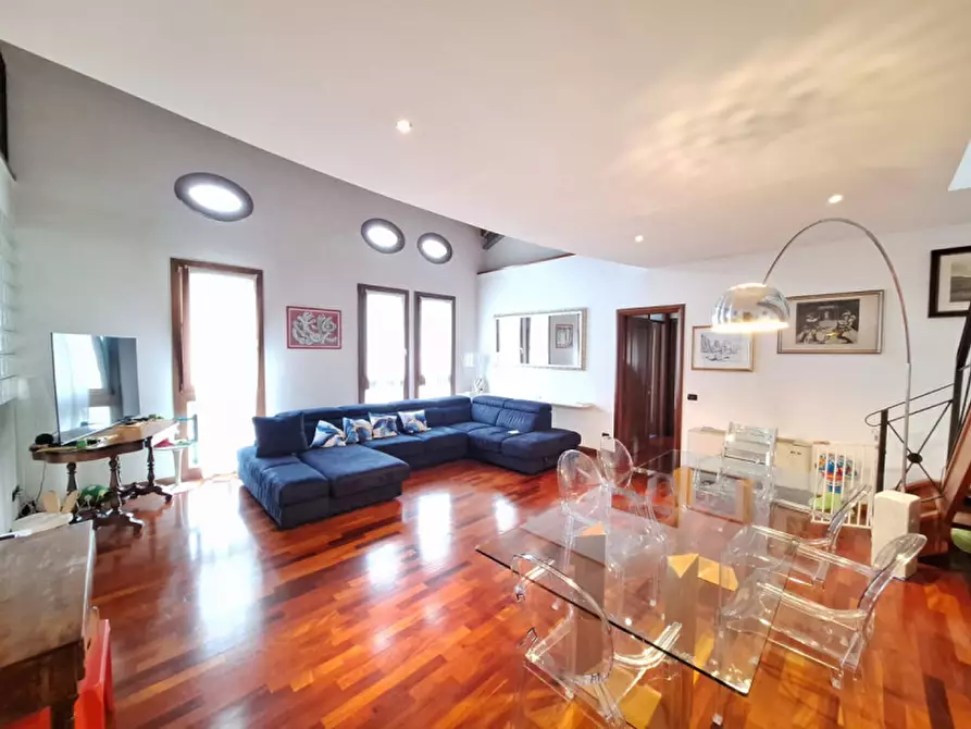 Immagine 2 di Appartamento in vendita  in Via Nazario Sauro a Rovigo