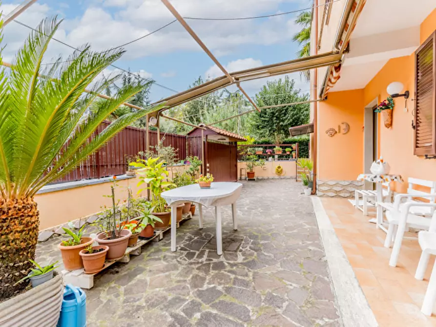 Immagine 3 di Villa in vendita  in VIA ROMENTINO 51 a Roma