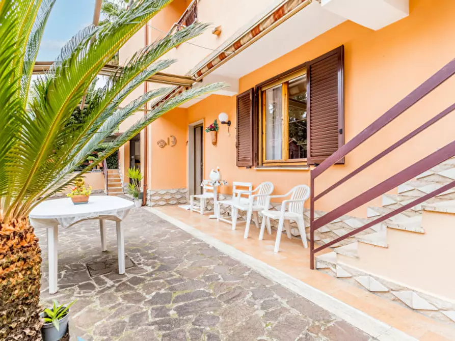 Immagine 4 di Villa in vendita  in VIA ROMENTINO 51 a Roma