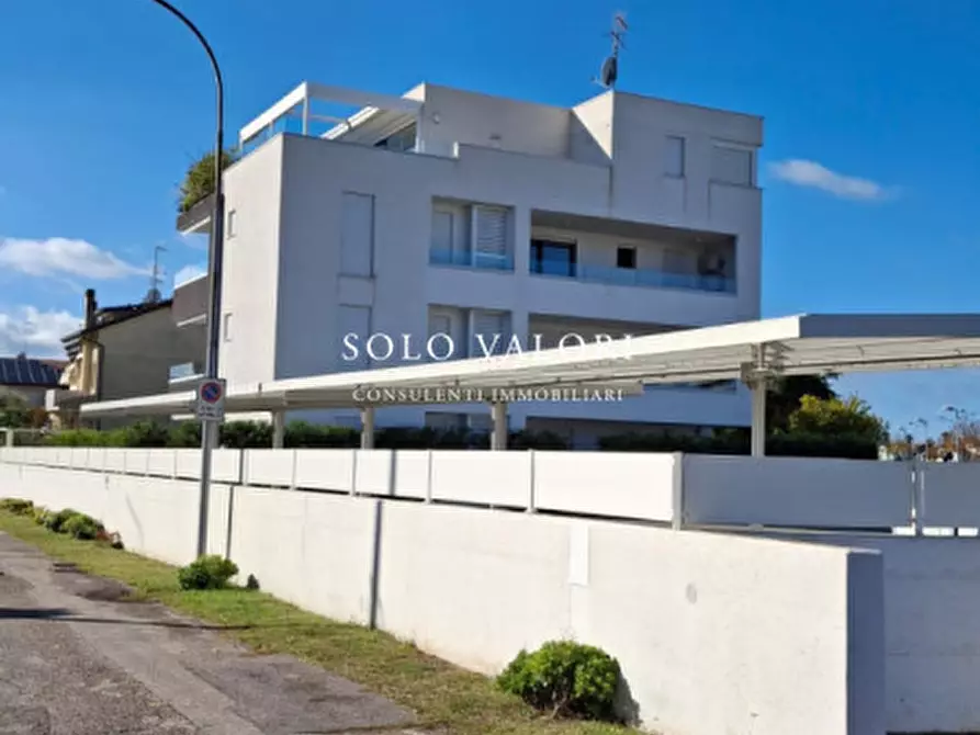 Immagine 25 di Appartamento in vendita  in Piazza Giuseppe Mazzini a Jesolo