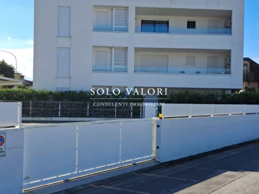 Immagine 26 di Appartamento in vendita  in Piazza Giuseppe Mazzini a Jesolo