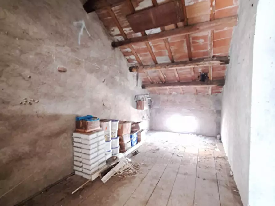 Immagine 19 di Palazzo in vendita  in Viale della Pace a Rovigo