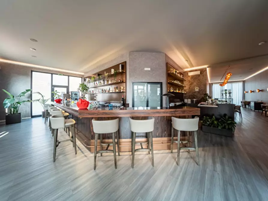 Immagine 5 di Attività commerciale in vendita  in Via Emilia Ovest a Parma