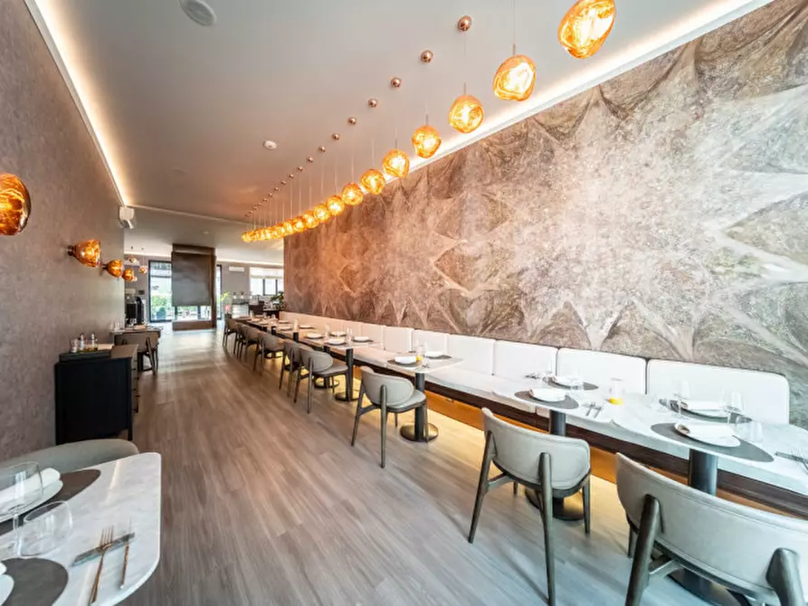 Immagine 11 di Attività commerciale in vendita  in Via Emilia Ovest a Parma