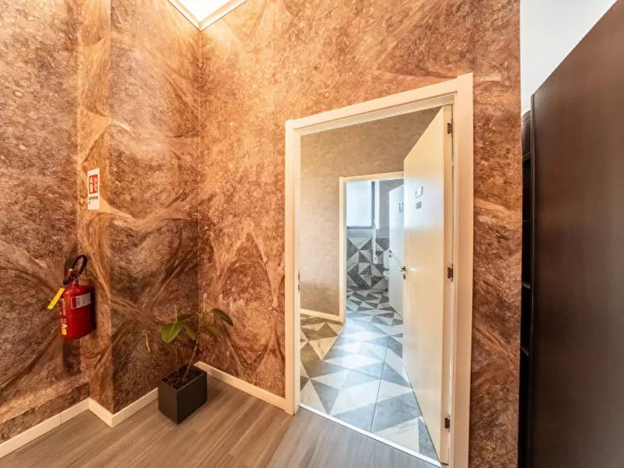 Immagine 12 di Attività commerciale in vendita  in Via Emilia Ovest a Parma