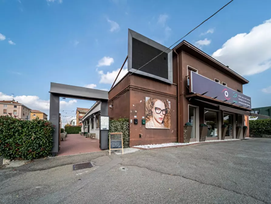 Immagine 35 di Attività commerciale in vendita  in Via Emilia Ovest a Parma