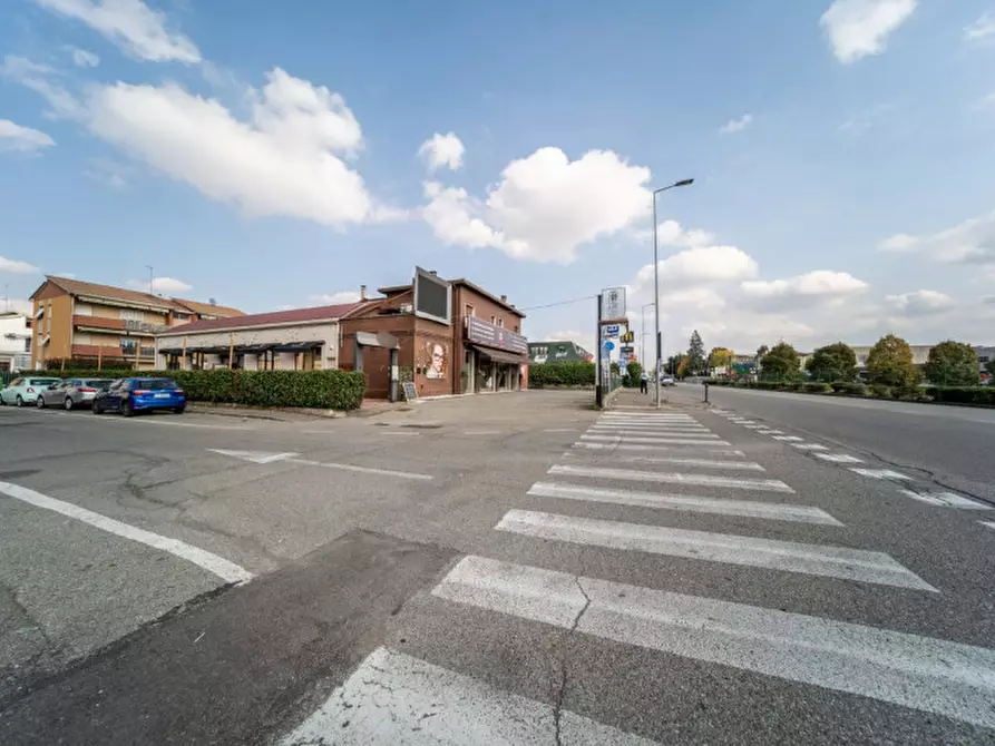 Immagine 38 di Attività commerciale in vendita  in Via Emilia Ovest a Parma
