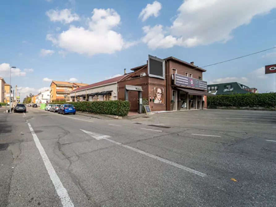 Immagine 39 di Attività commerciale in vendita  in Via Emilia Ovest a Parma