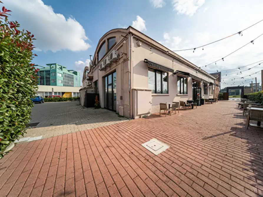 Immagine 40 di Attività commerciale in vendita  in Via Emilia Ovest a Parma