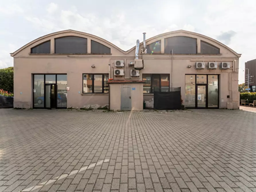 Immagine 42 di Attività commerciale in vendita  in Via Emilia Ovest a Parma