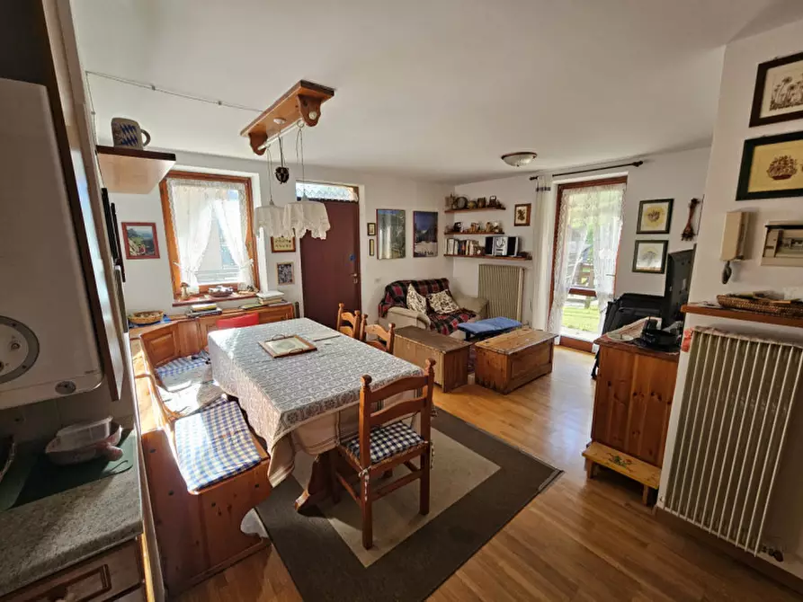 Immagine 3 di Appartamento in vendita  in Frazione San Bernardo, n.207 a Rabbi