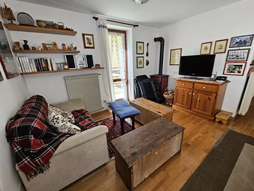 Immagine 4 di Appartamento in vendita  in Frazione San Bernardo, n.207 a Rabbi