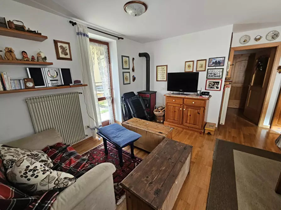 Immagine 9 di Appartamento in vendita  in Frazione San Bernardo, n.207 a Rabbi