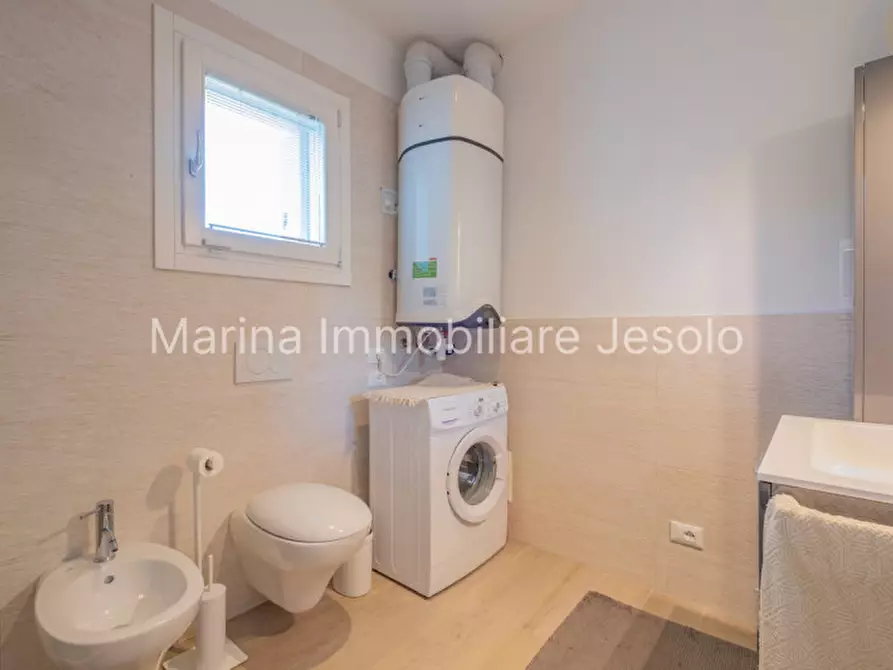 Immagine 17 di Appartamento in vendita  in Via Tagliamento a Jesolo