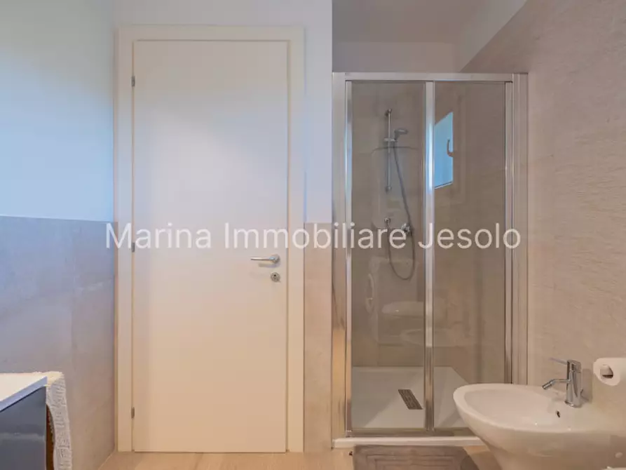 Immagine 18 di Appartamento in vendita  in Via Tagliamento a Jesolo
