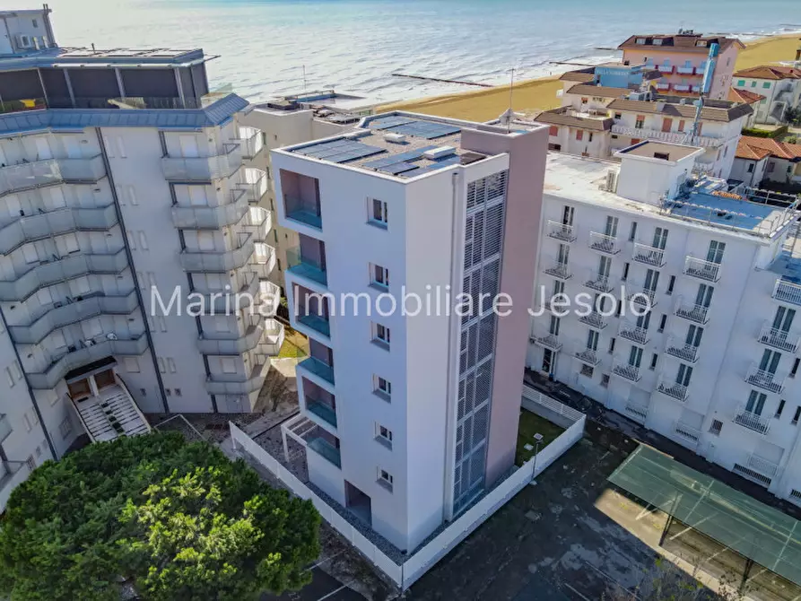 Immagine 3 di Palazzo in vendita  a Jesolo