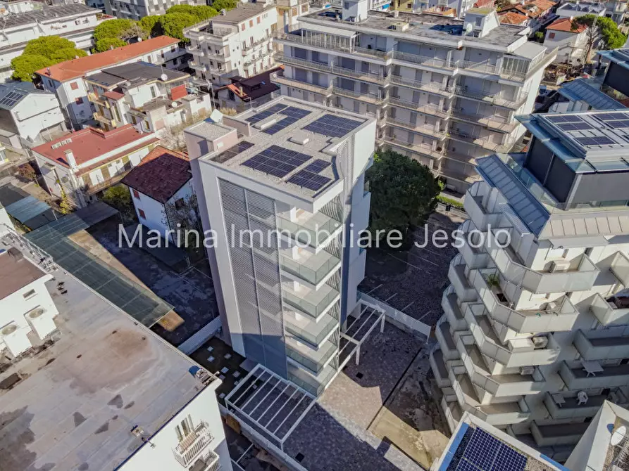 Immagine 8 di Palazzo in vendita  a Jesolo