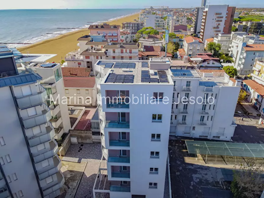 Immagine 12 di Palazzo in vendita  a Jesolo