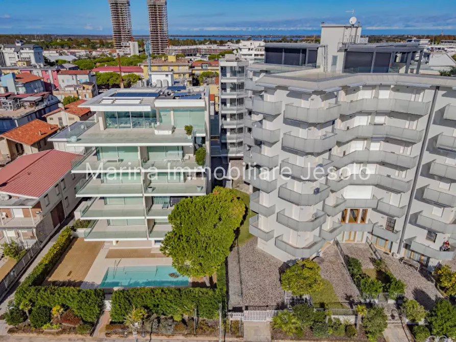 Immagine 14 di Palazzo in vendita  a Jesolo