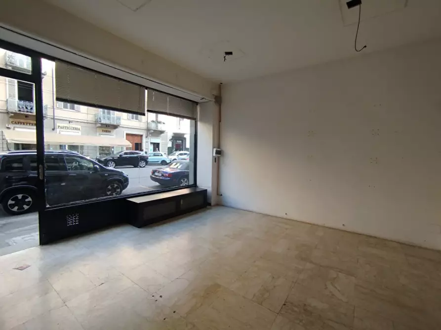 Immagine 2 di Negozio in vendita  in Via Dante Di Nanni 10/B a Torino