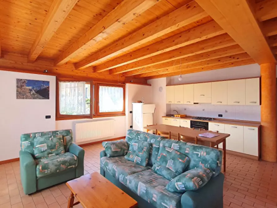 Immagine 1 di Appartamento in vendita  in Via Giovanni Prati a Castel Condino