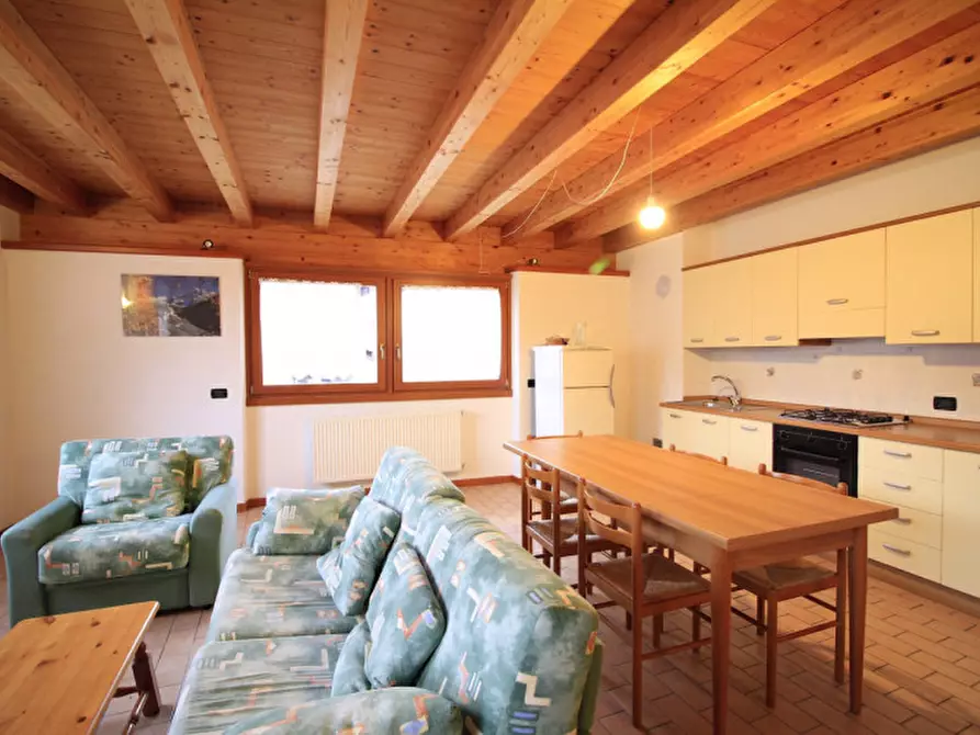 Immagine 5 di Appartamento in vendita  in Via Giovanni Prati a Castel Condino