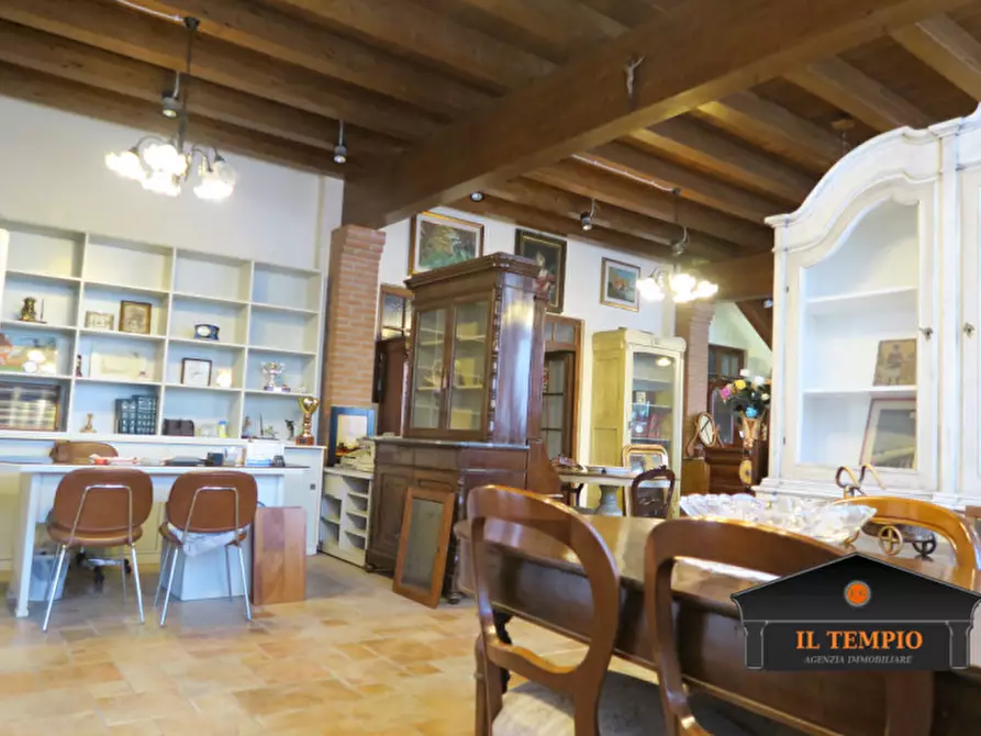 Immagine 1 di Laboratorio in vendita  in Via stradone a Torri Di Quartesolo